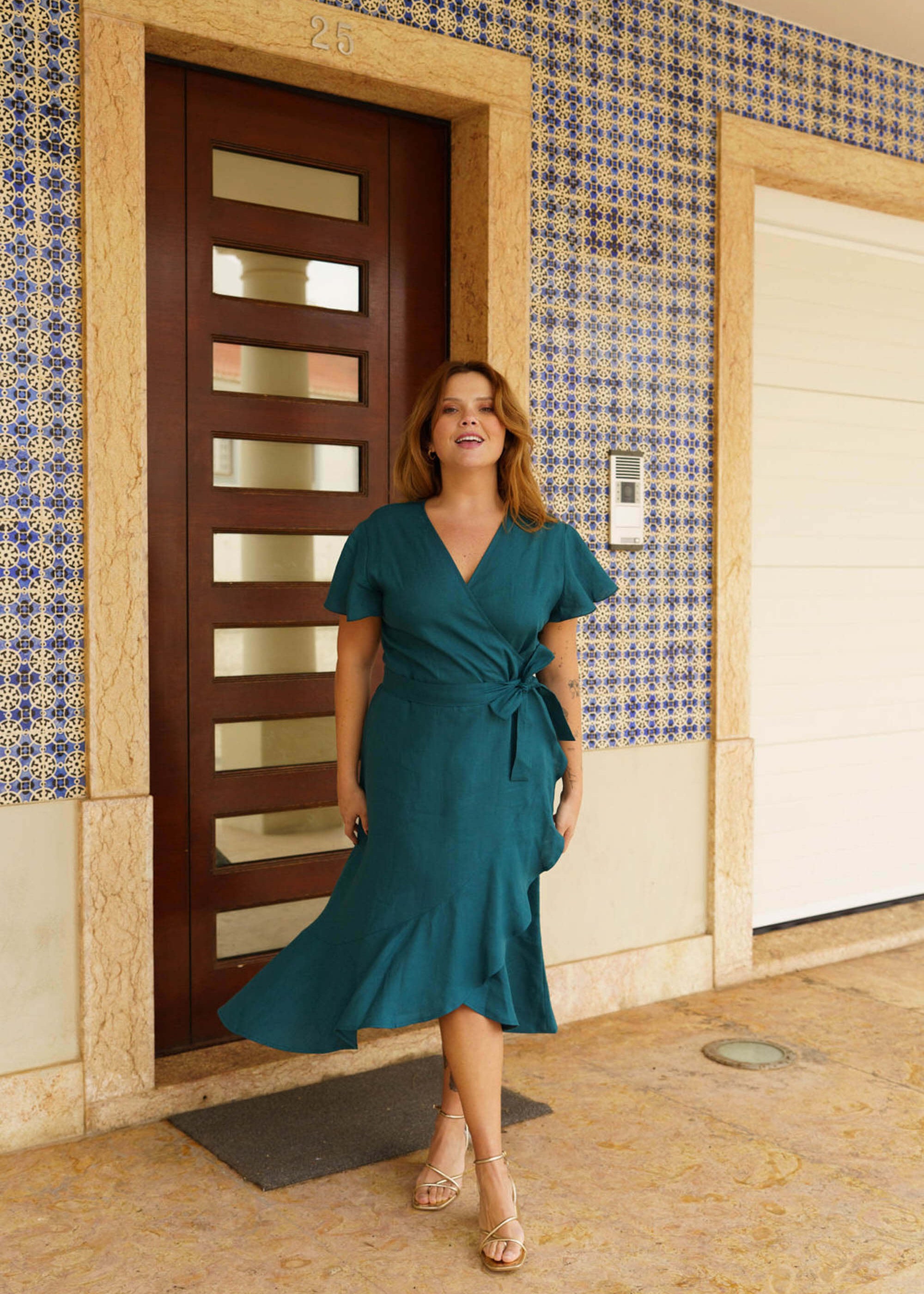 nakoa-petrooli-petroolinsininen-juhlamekko-pellavamekko-sininen mekko