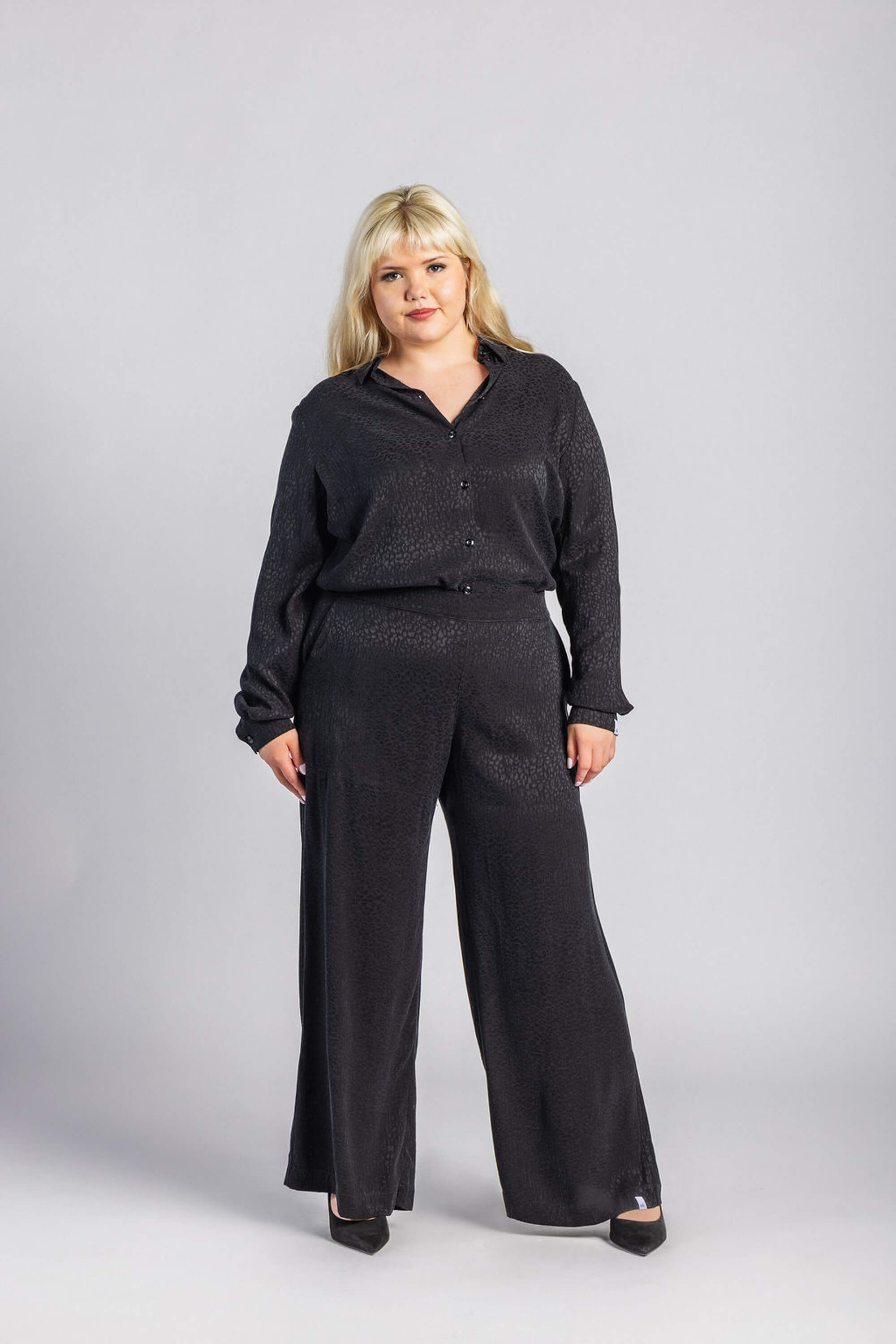 Chloe Shirt, Black Leo
