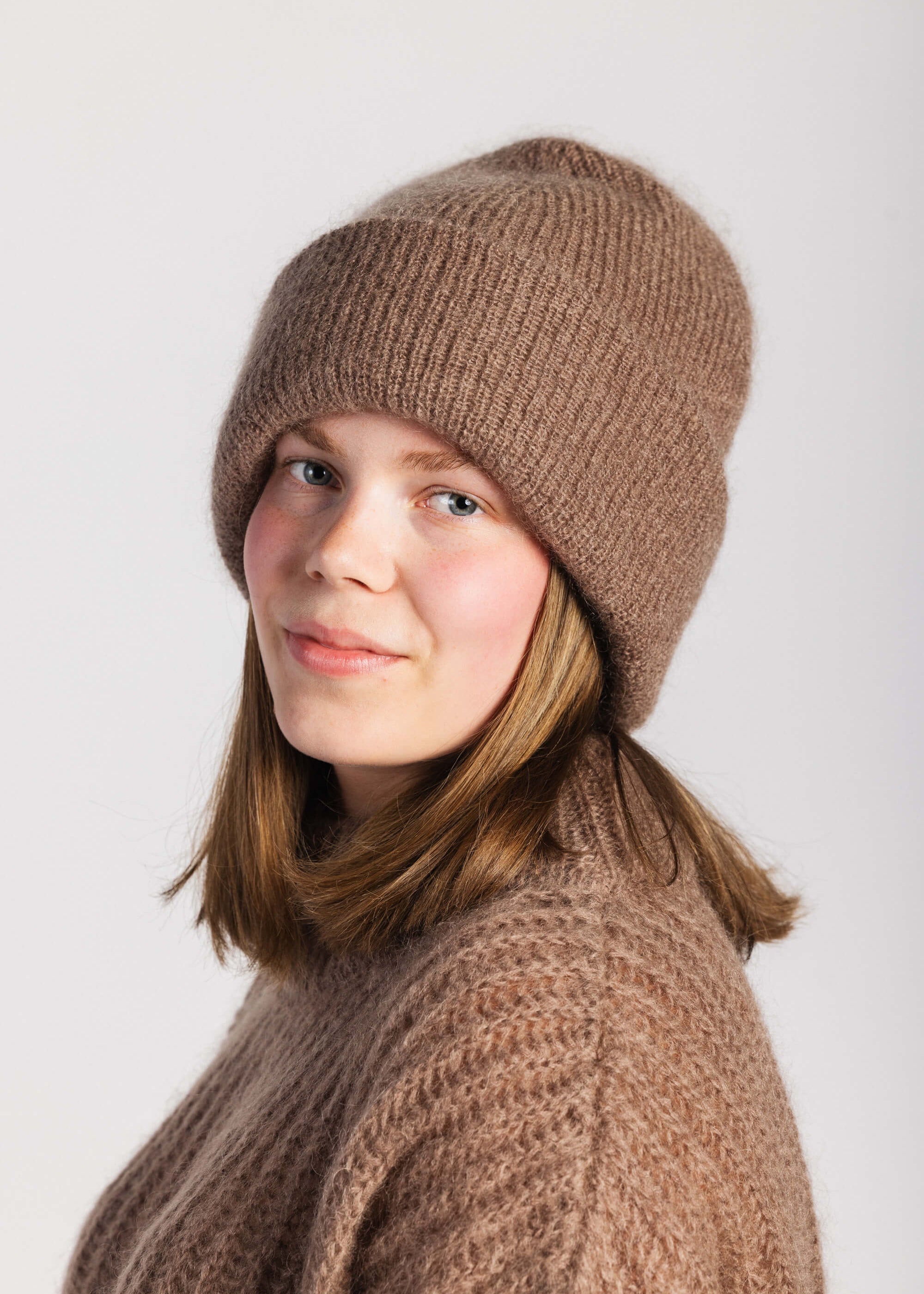 nakoa-smoky-taupe-mohair-beanie_1.jpg