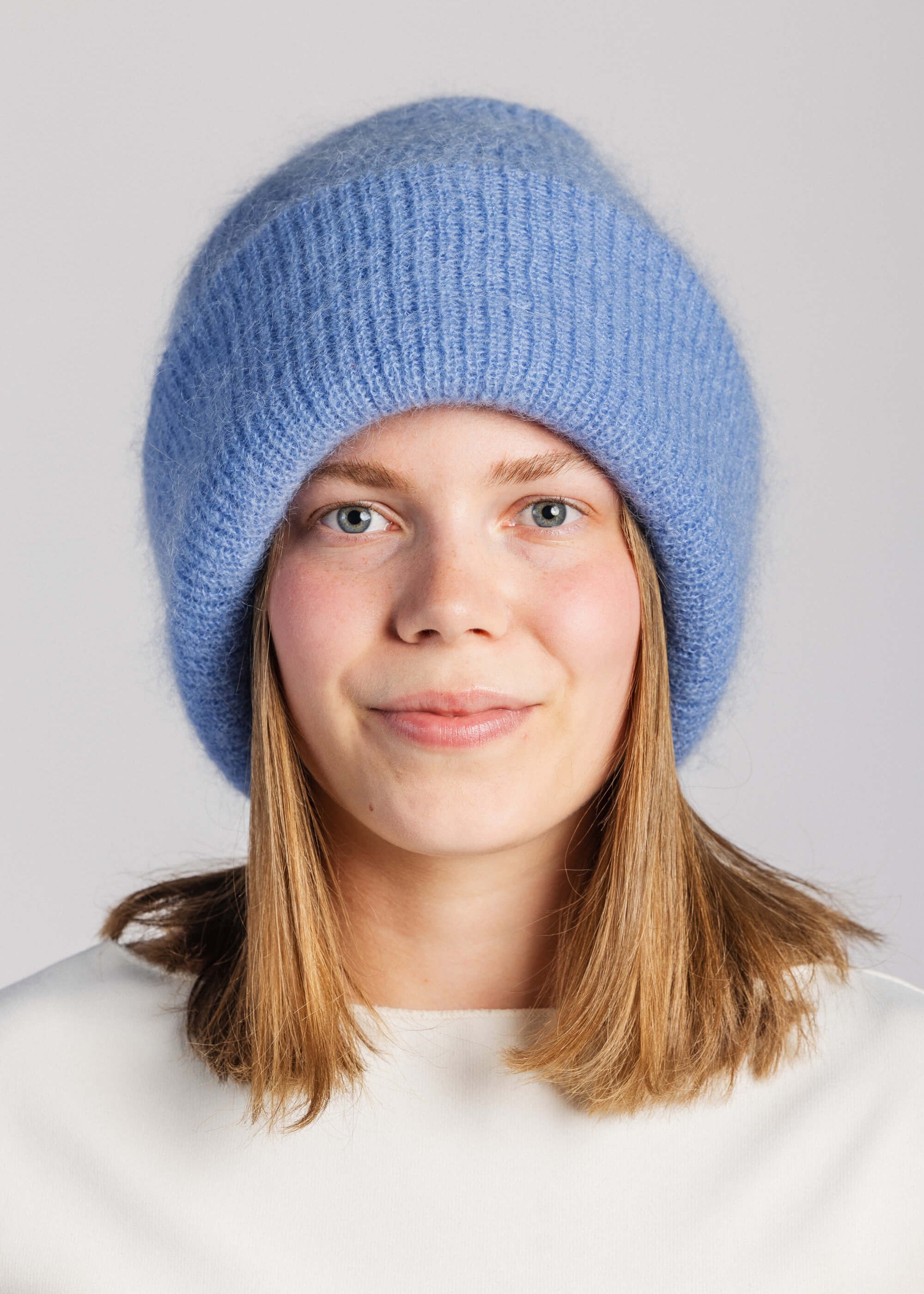 Mohair-beania-celestial-blue-nakoa_1.jpg