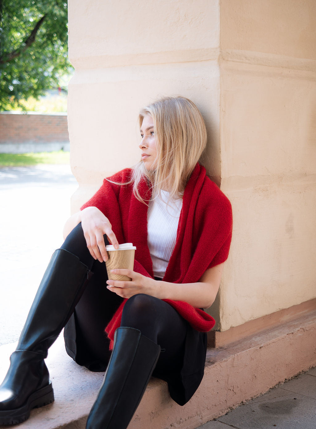 Pippa Scarf, Scarlet