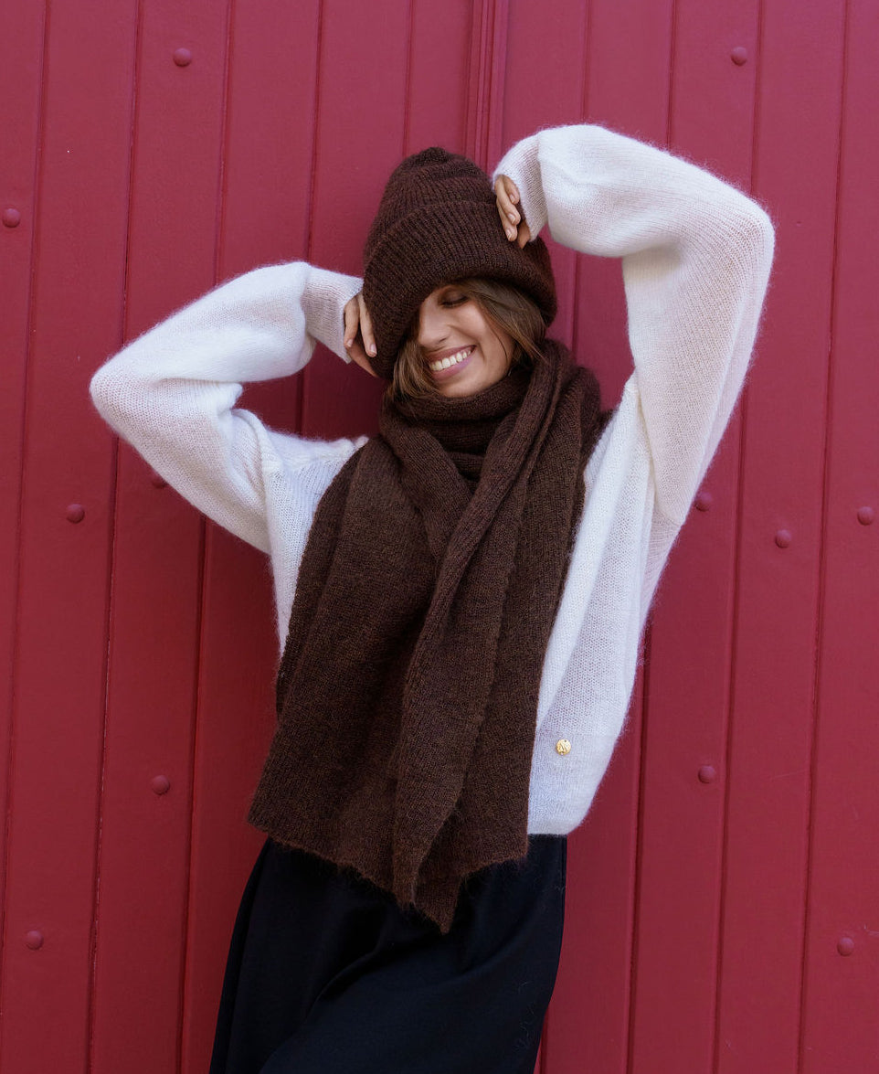 Pippa_Beanie_Pippa_Scarf_Truffle_Nakoa_2.jpg