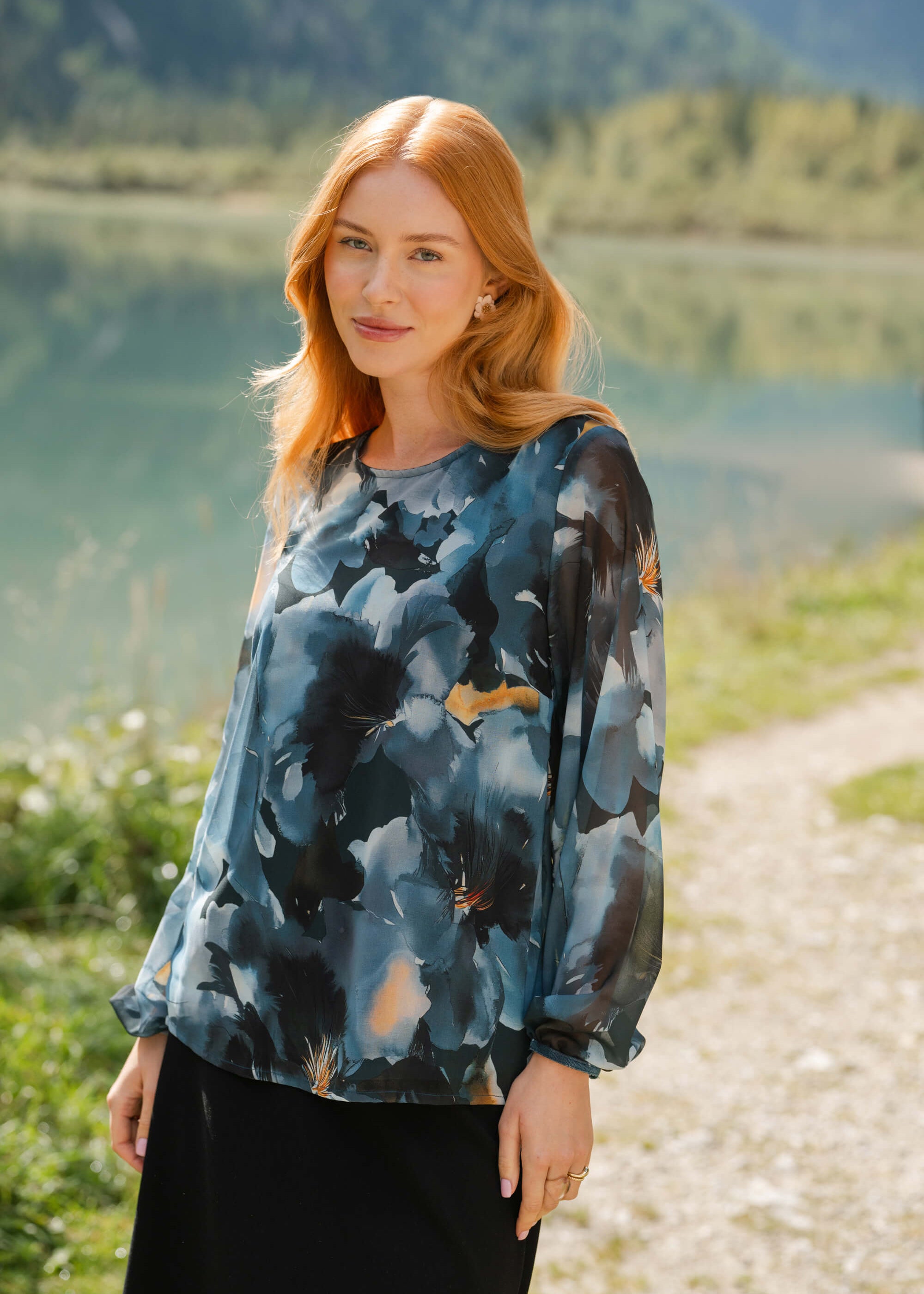 ava-blouse-blue-iris-nakoa_1.jpg