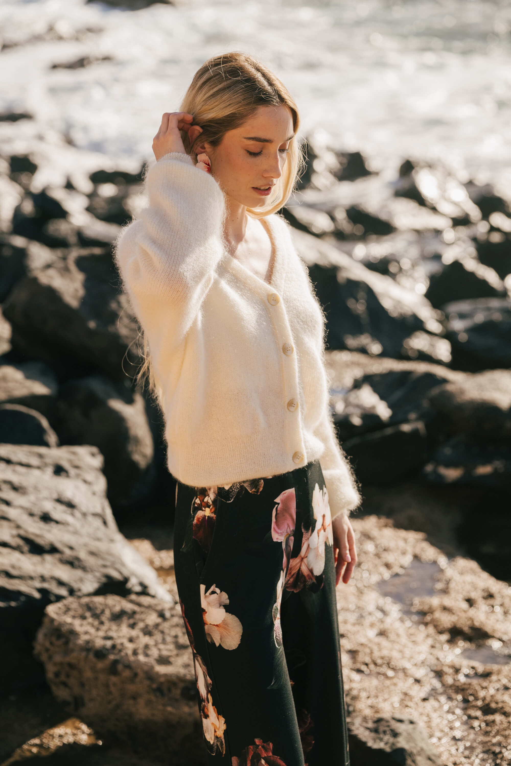 Elsie Cardigan, Ivory