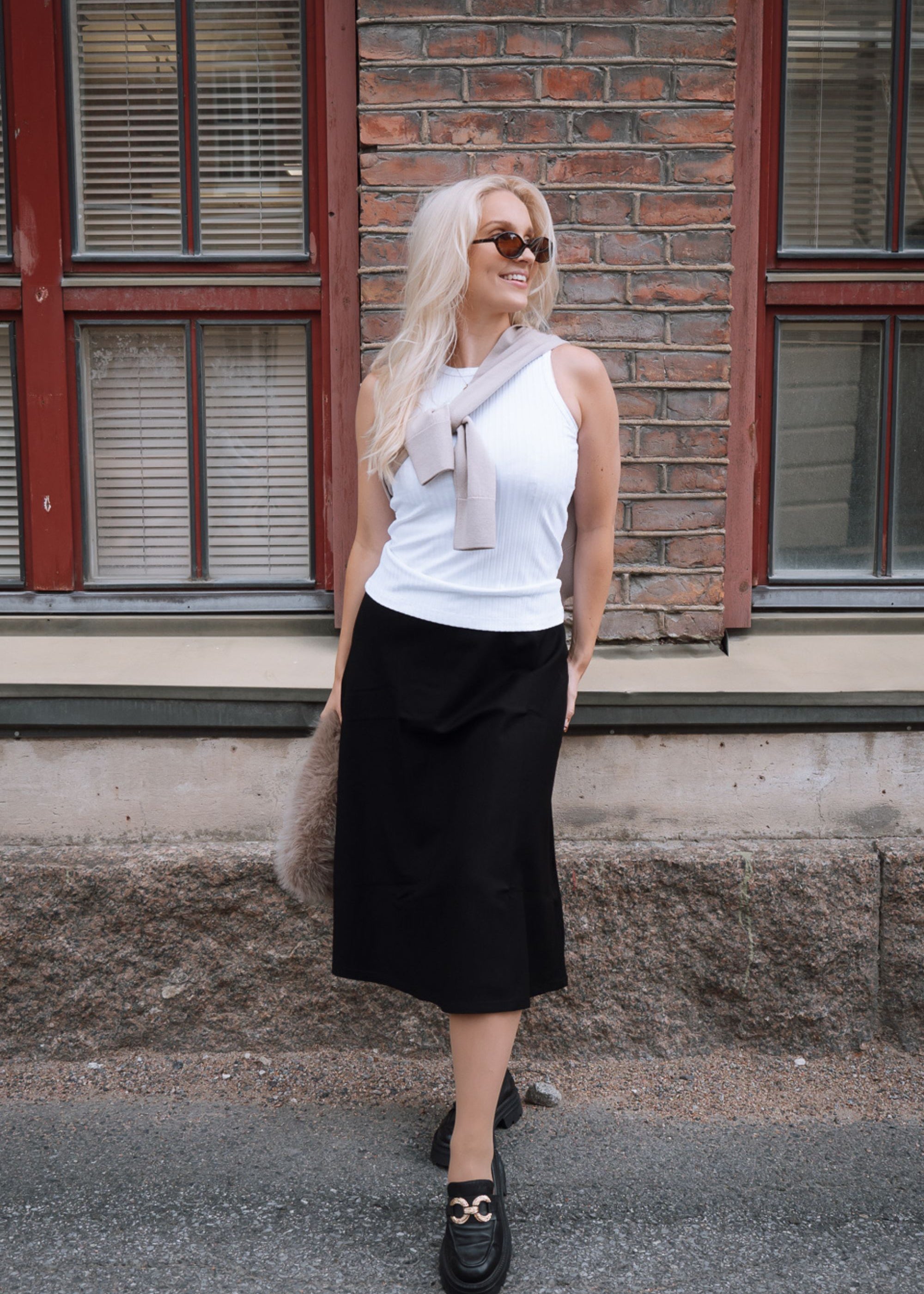 everyday-midi-skirt-nakoa_3.jpg