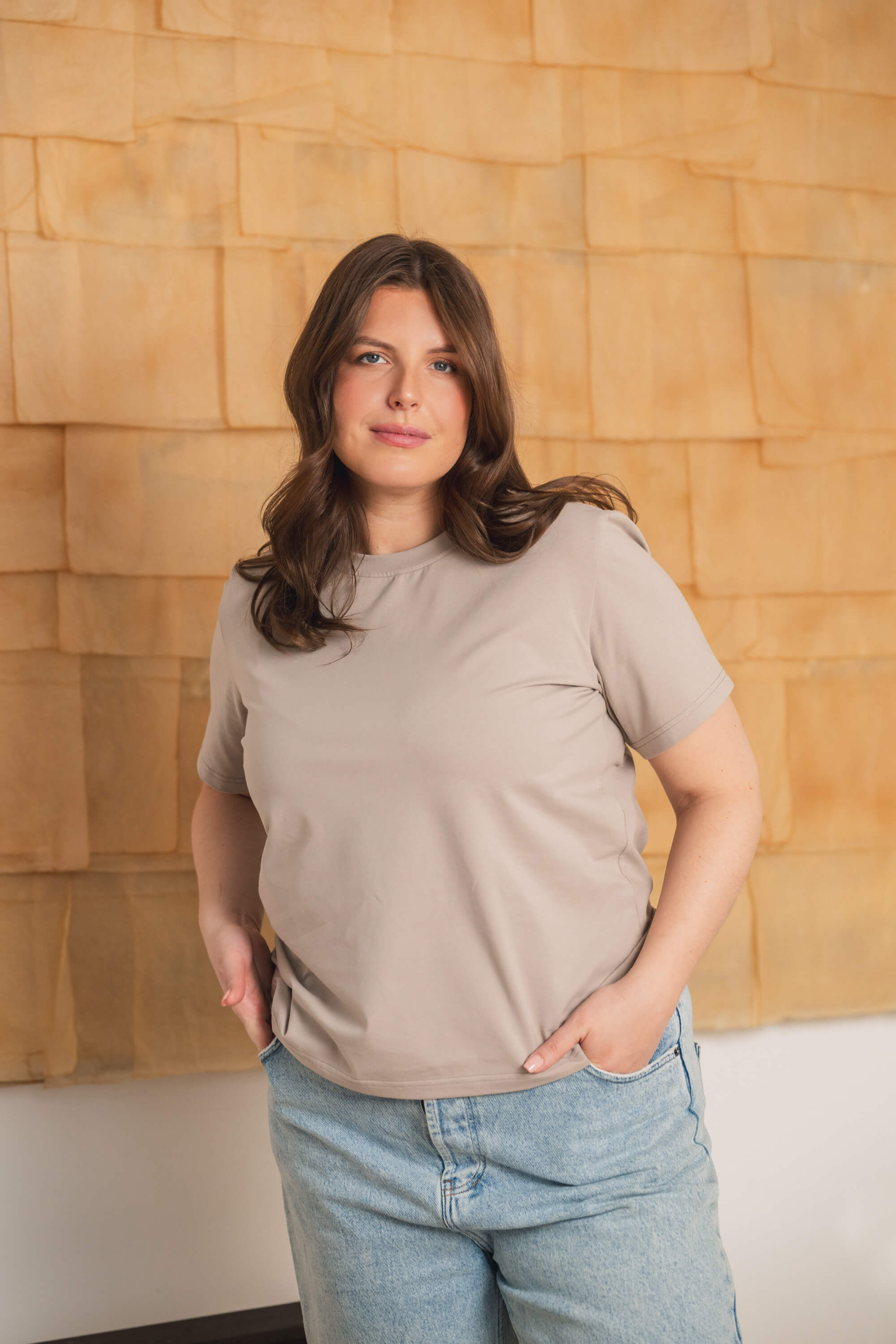 Emilia T-Shirt, Greige