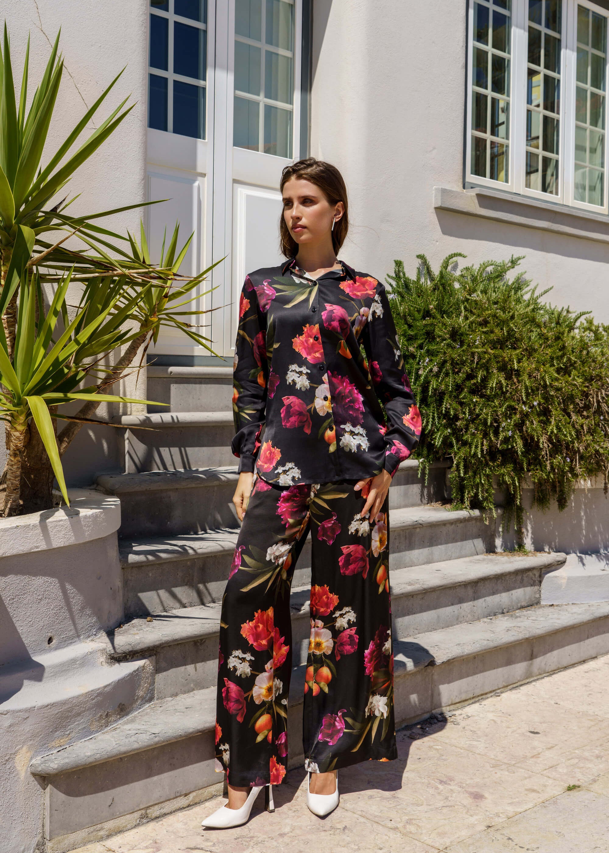 nakoa-leah-pants-chloe-shirt-sangria-garden_2.jpg