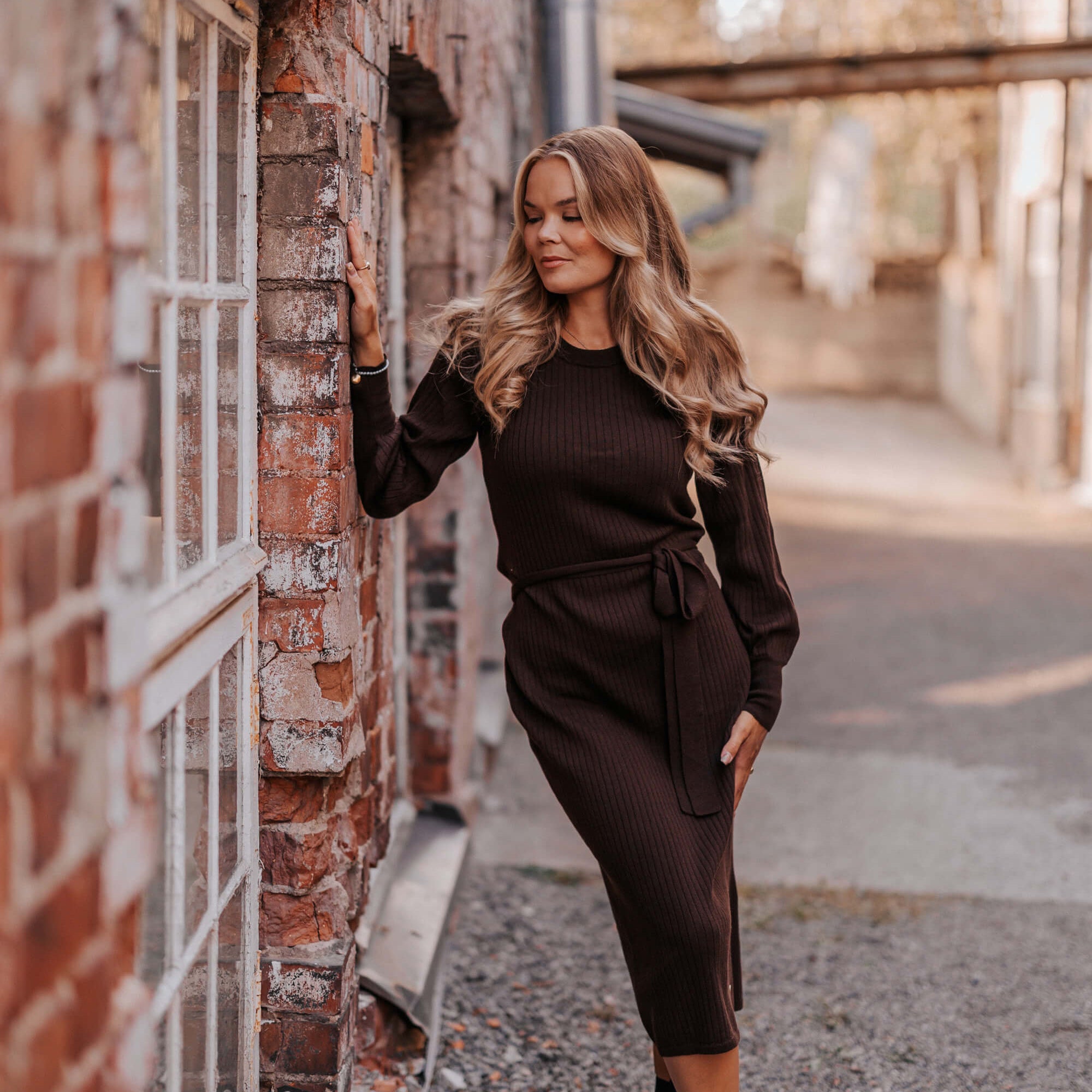 nakoa-leona-dress-merinovillamekko-espresso-ruskea_2.jpg