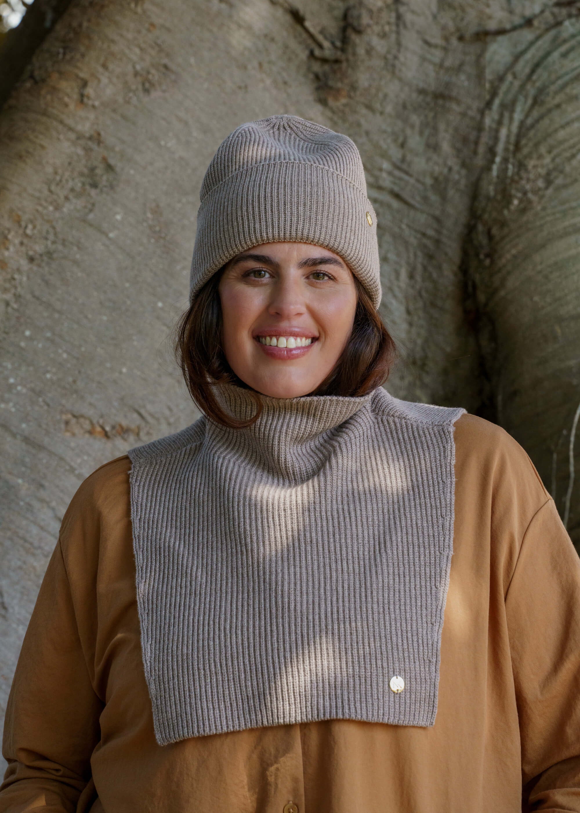 nakoa-merino-beanie-light-taupe-neck-warmer-kauluri_2.jpg
