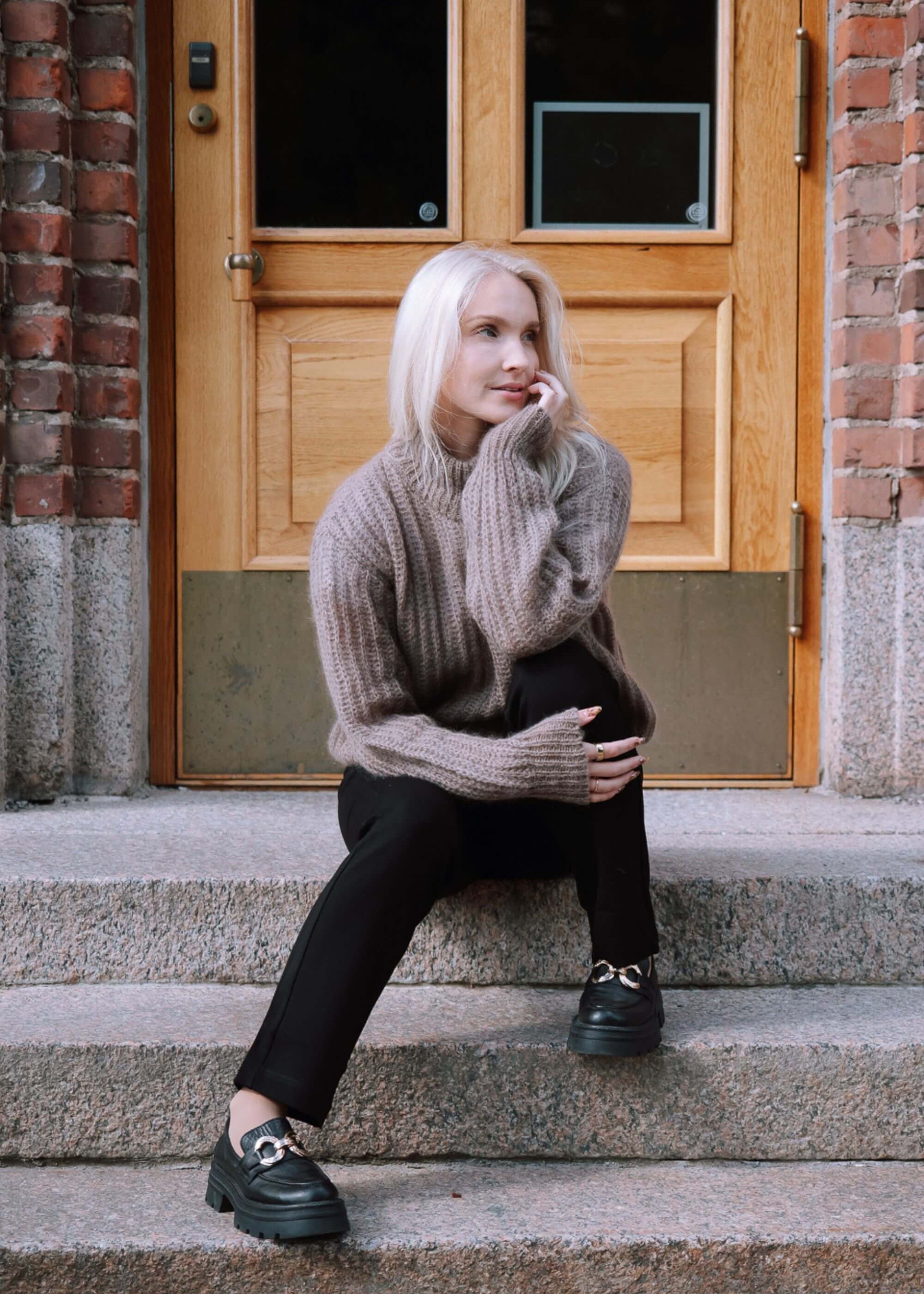 nakoa-robin-mohair-knit-taupe.jpg