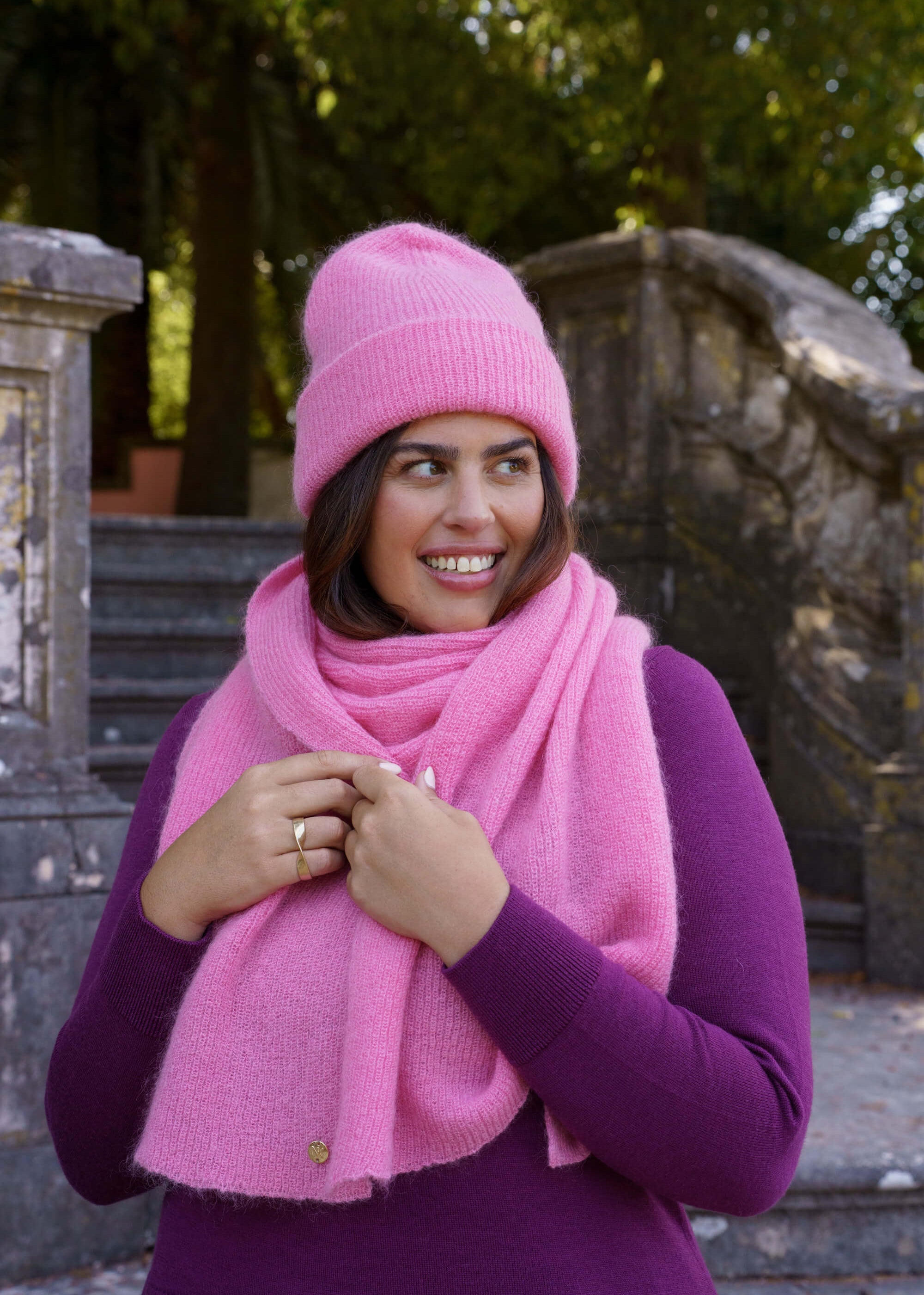 pippa-beanie-scarf-lollipop-mohairasusteet_3_40b7fed6-ef64-4fd3-aba3-39fe99b22dea.jpg