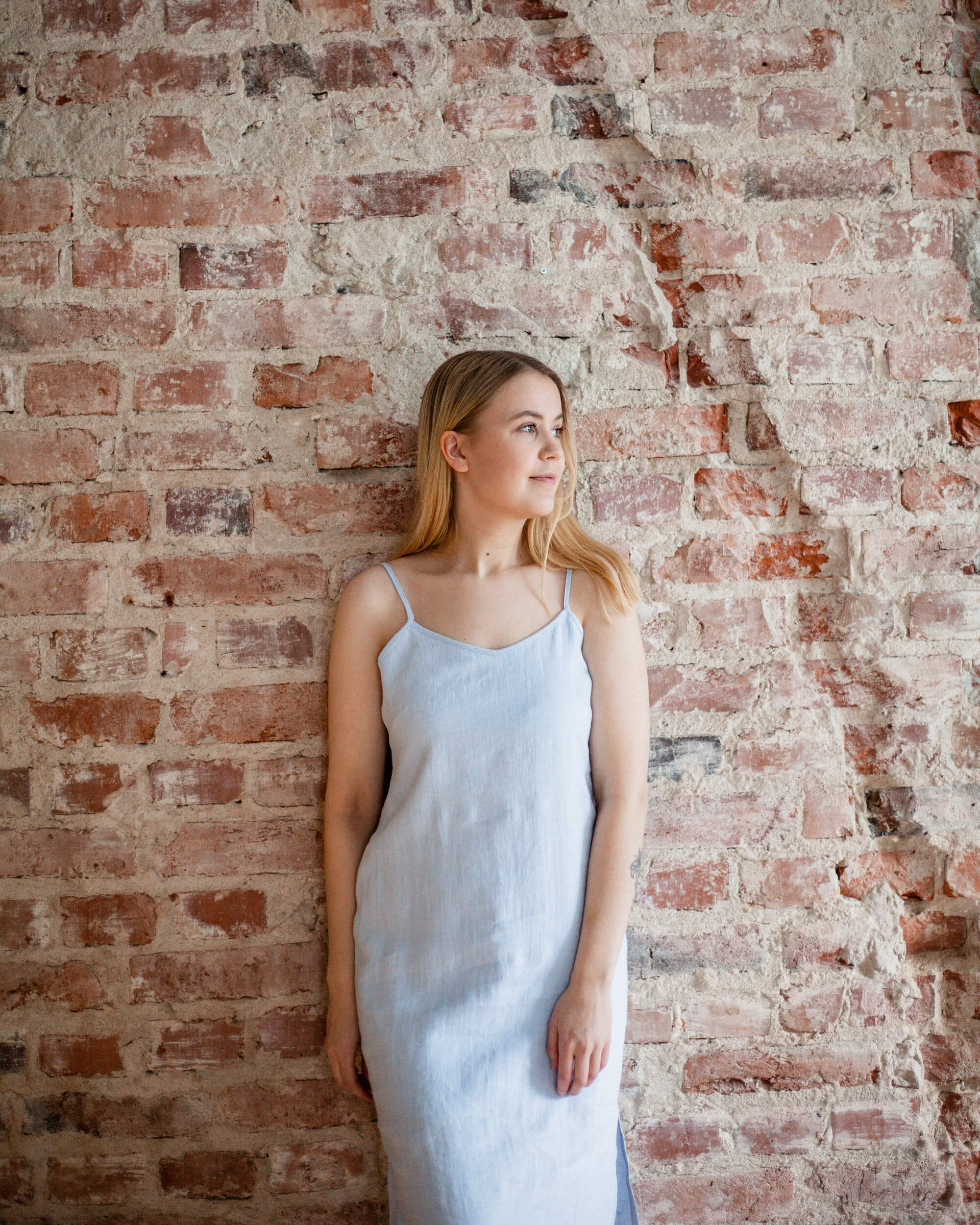 nakoa-nora-linen-dress-sky-blue.pellavamekko.jpg