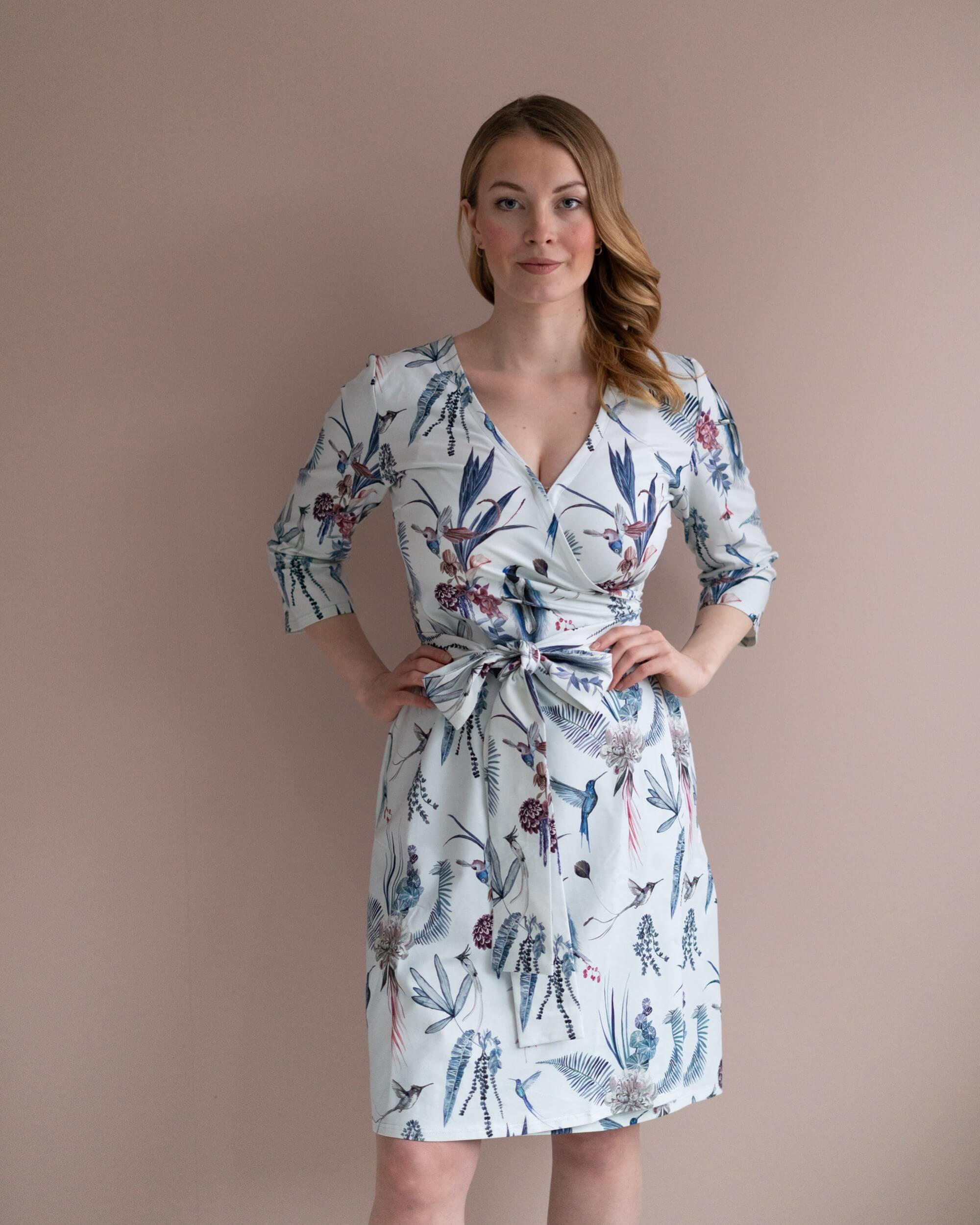 Bedrucktes Wickelkleid, Colibri
